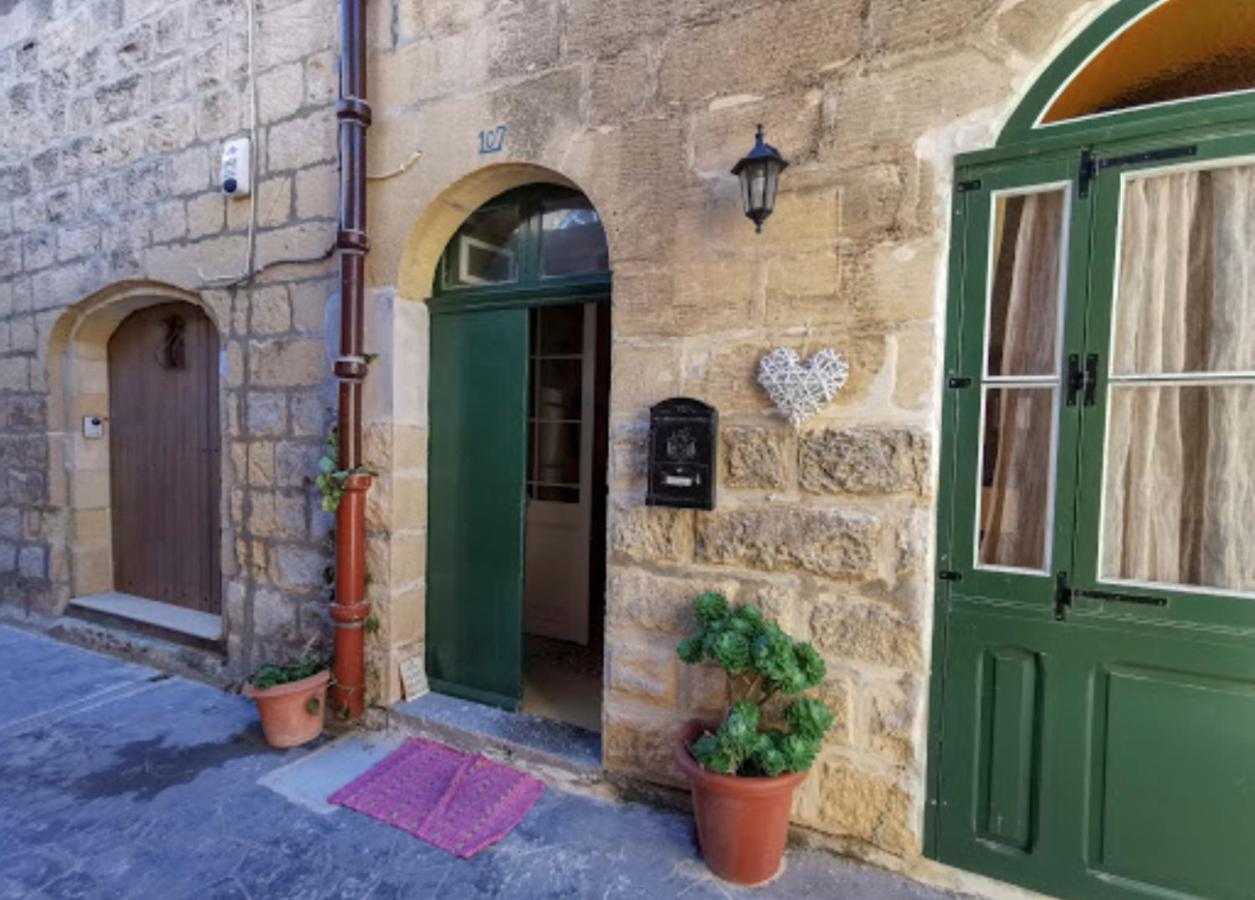 Peaceful Farmhouse Stay With Cozy Yard Għarb Exterior foto