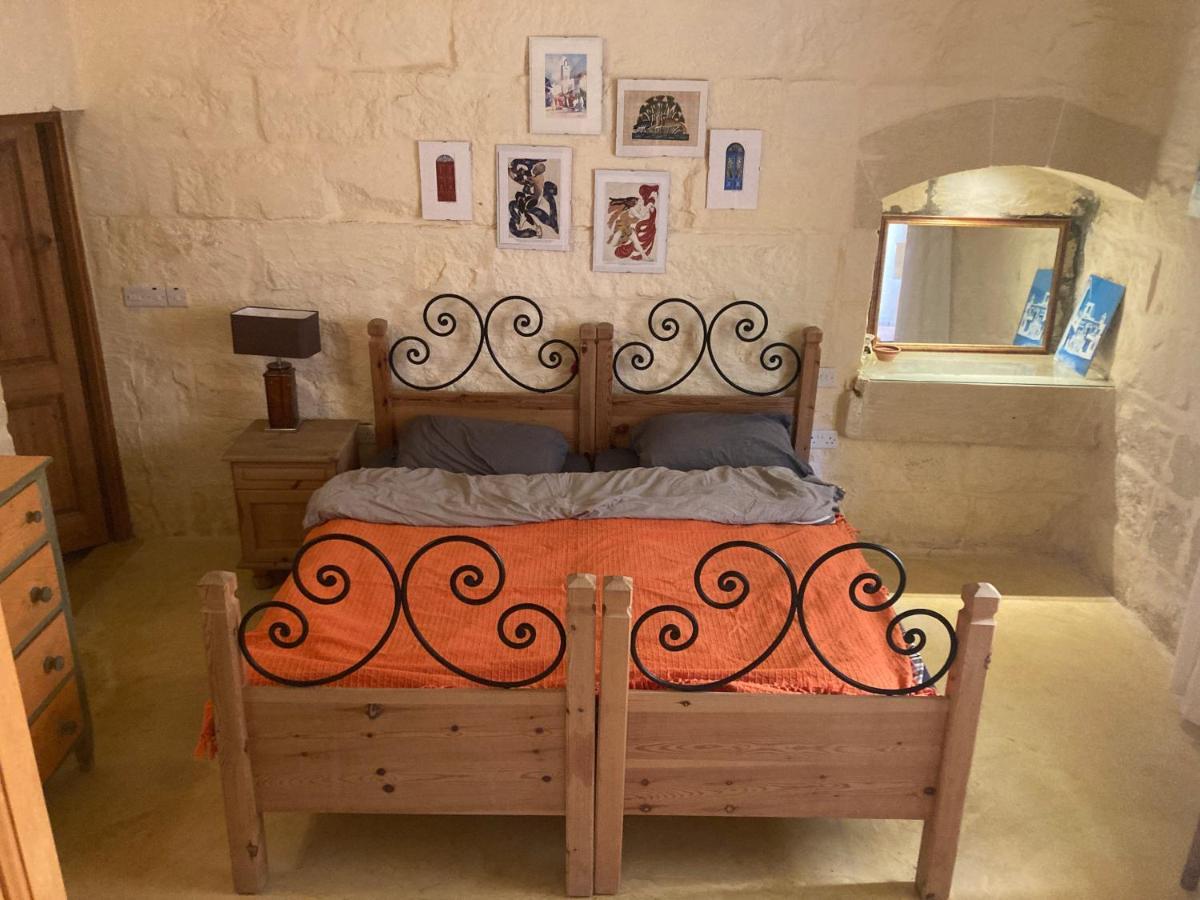 Peaceful Farmhouse Stay With Cozy Yard Għarb Exterior foto